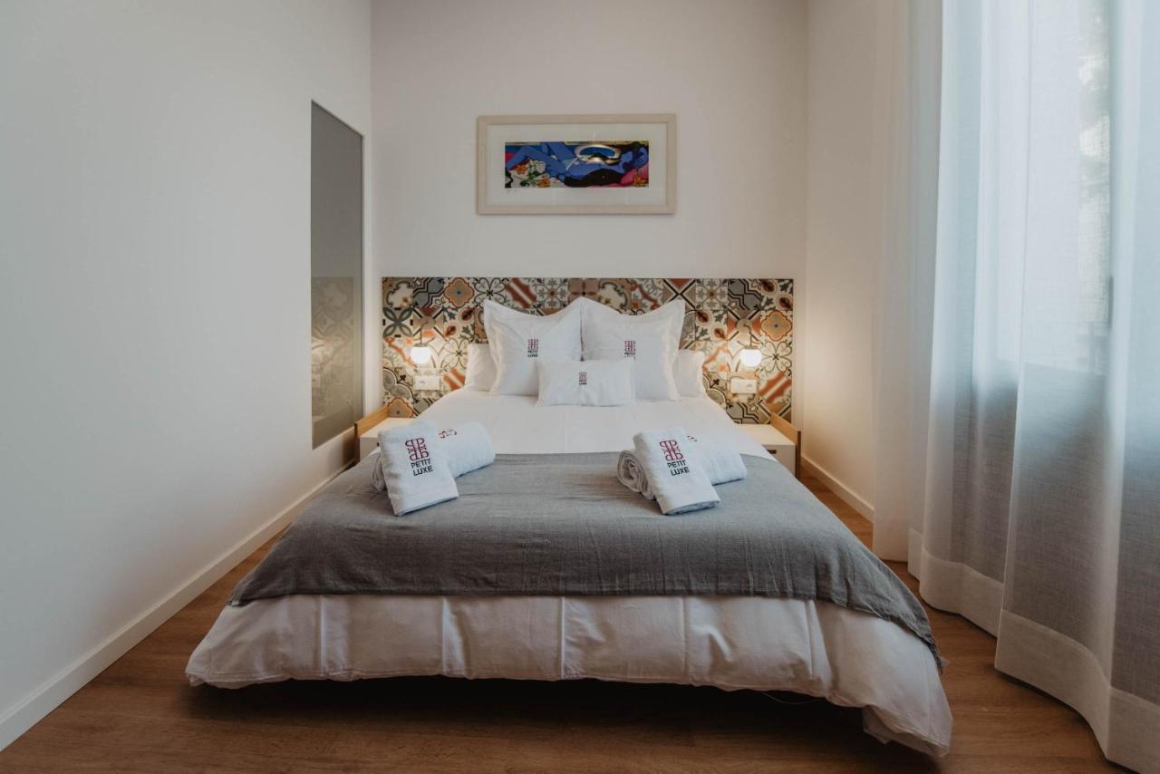 Bed and Breakfast Petit Luxe Volta Terrassa Exterior foto
