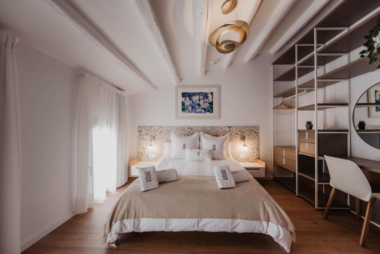 Bed and Breakfast Petit Luxe Volta Terrassa Exterior foto